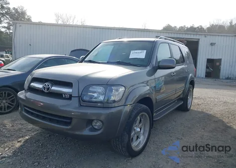 2005 Toyota Sequoia Sr5 V8 from USA, damaged, VIN 5TDZT34A75S256059